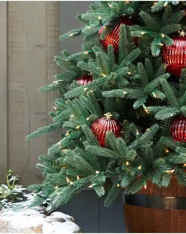 Oakville Outdoor® Christmas Tree